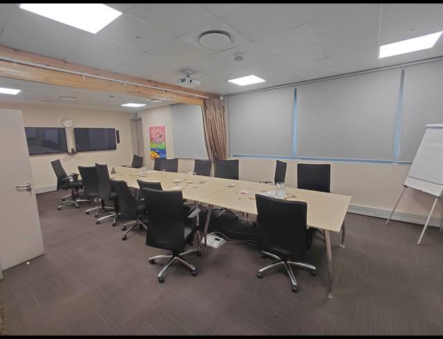 254M² OFFICE TO LET IN MIDRIDGE PARK